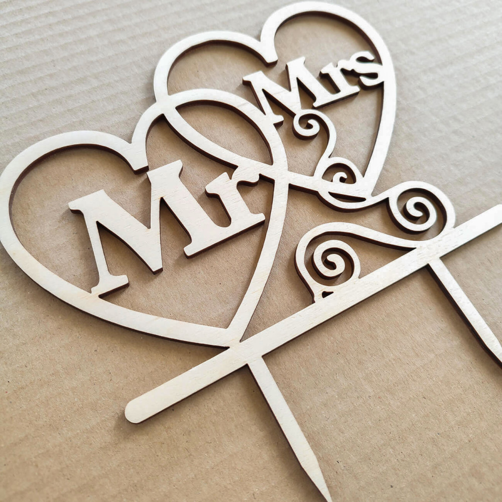 Διακοσμητικό τούρτας (Cake topper) καρδιές Mr and Mrs, 20 Χ 20