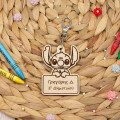 Ξύλινο ταμπελάκι σχολικής τσάντας Stitch